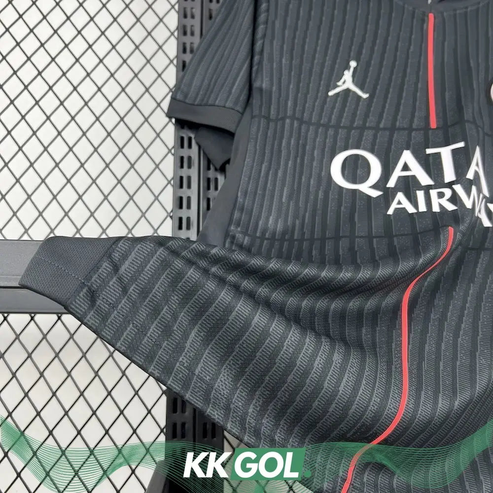 Maillot Paris SG Fourth "Jordan" noir 2025/2026 YamaKits Foot