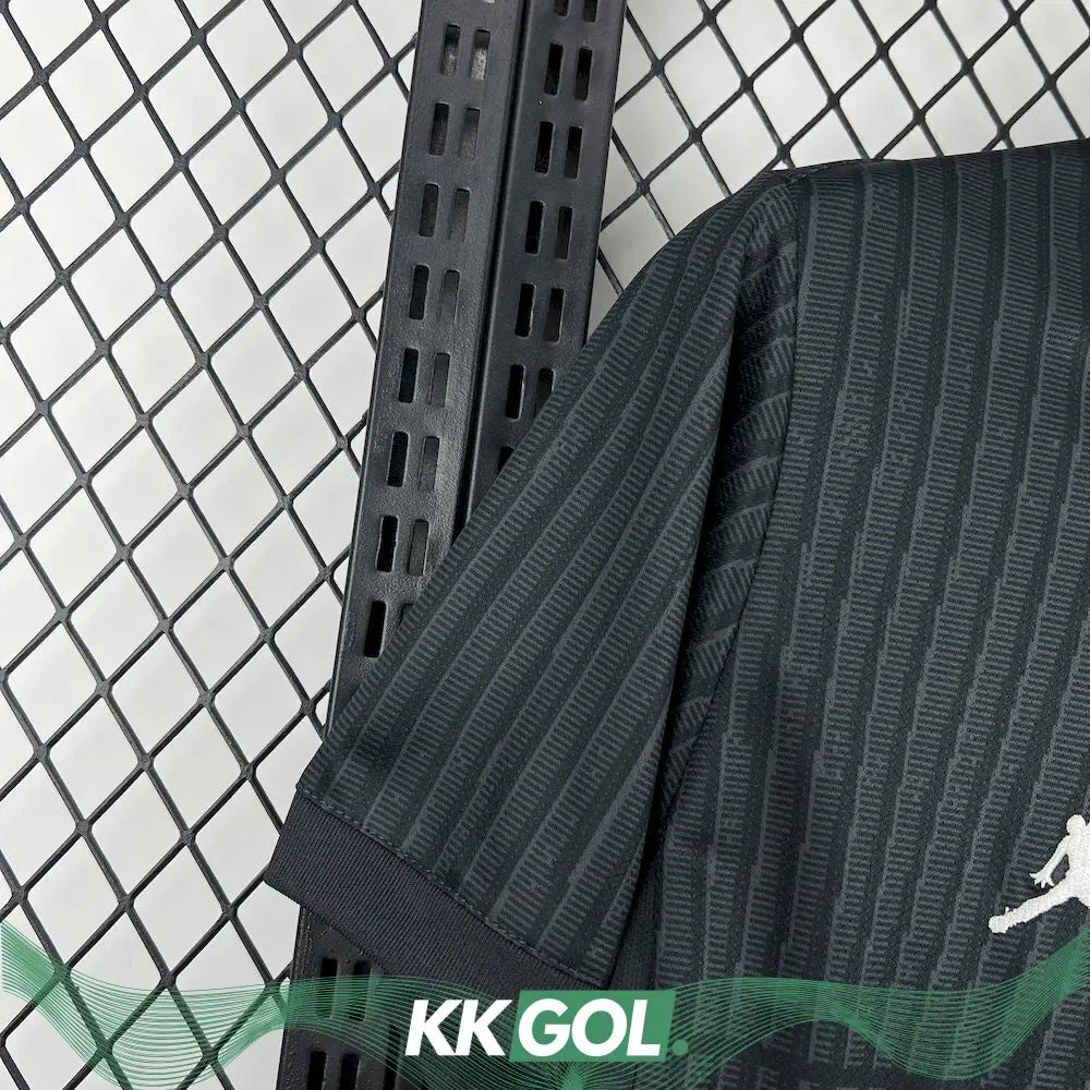 Maillot Paris SG Fourth "Jordan" noir 2025/2026 YamaKits Foot