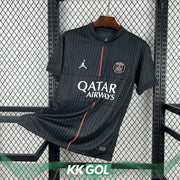 Maillot Paris SG Fourth "Jordan" noir 2025/2026 YamaKits Foot